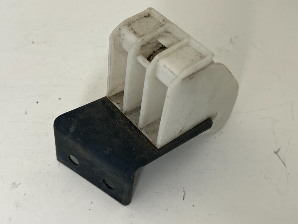 INFINITI M35 M45 Right Lower Support Headlight Bracket
