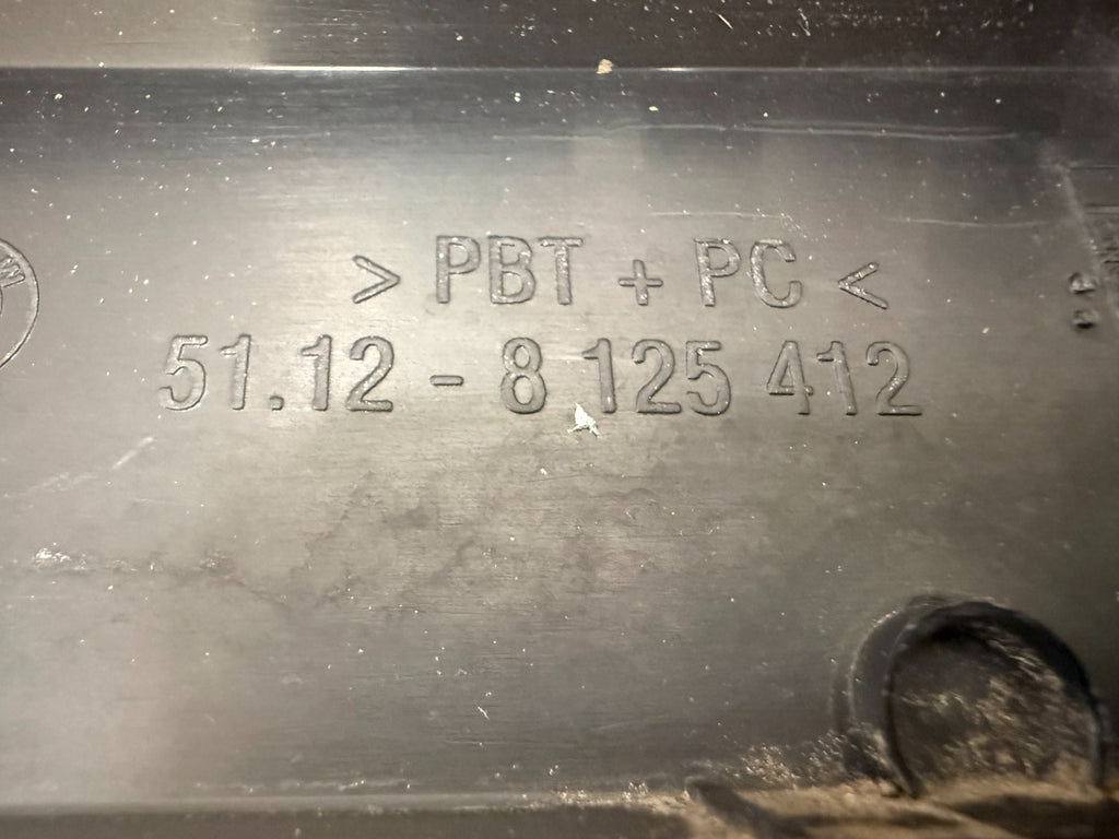 BMW E38 740il 740i Rear Right Bumper Impact Strip Rocker Molding 8125412