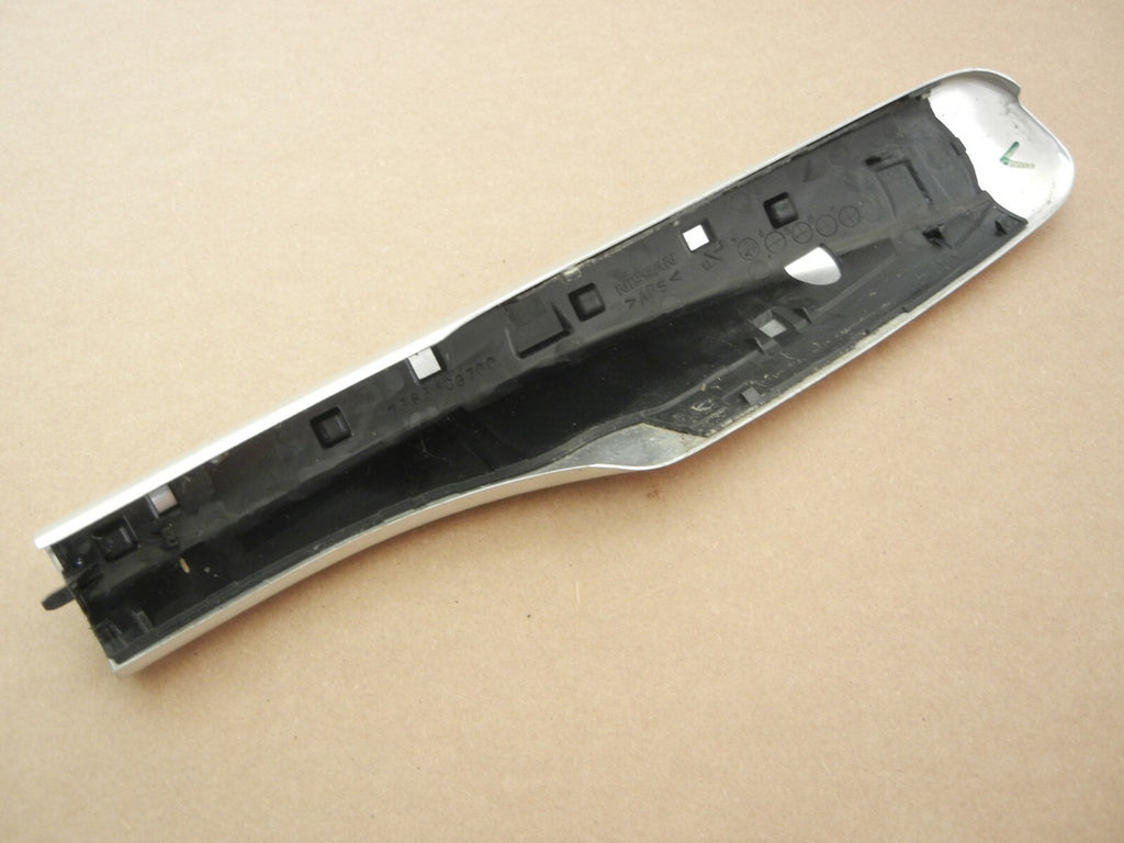 INFINITI Fx35 Fx45 03 - 08 Roof Rack Rail Left Front End Cap Cover Silver