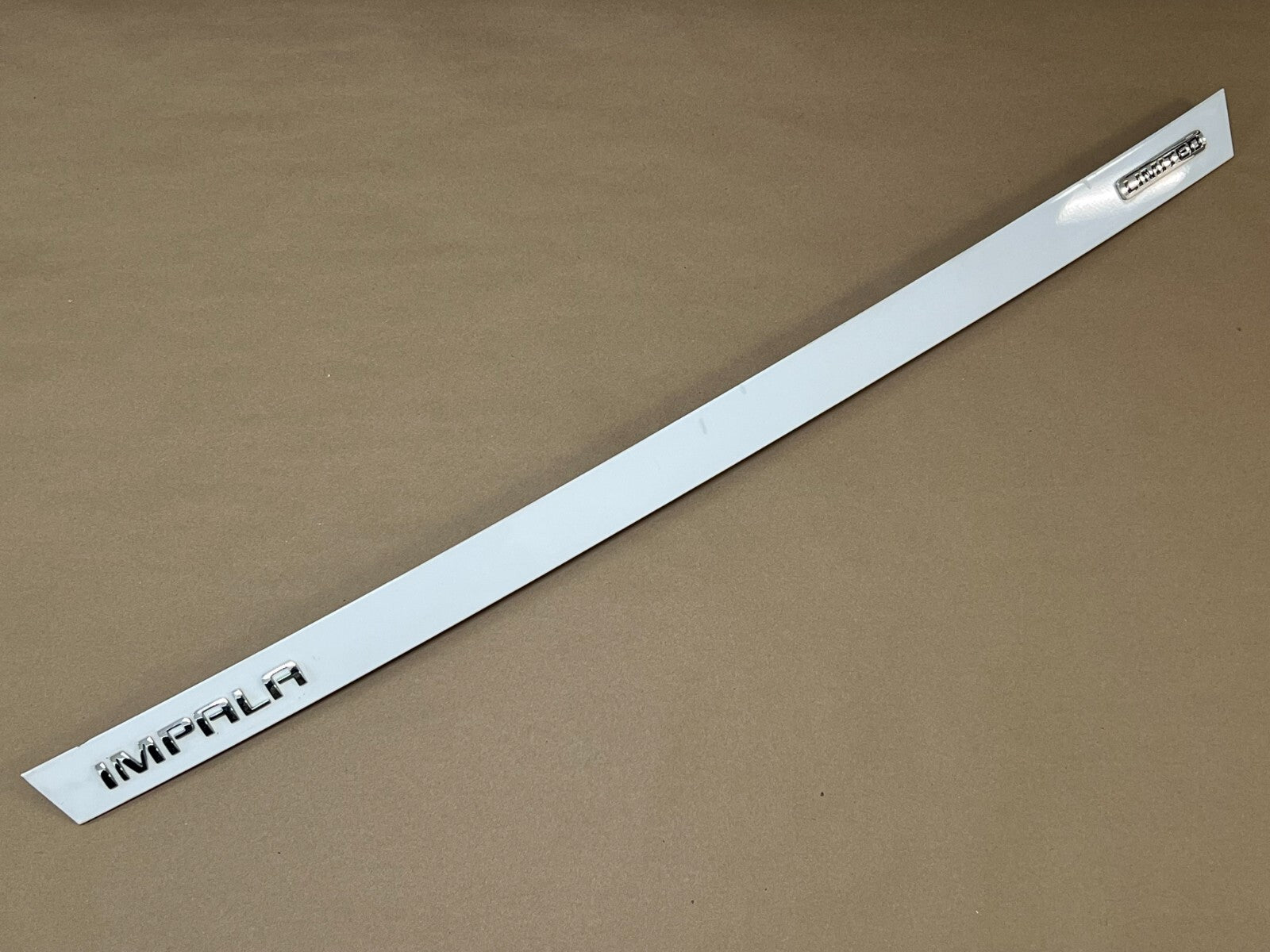 CHEVROLET Chevy Impala Limited Rear Deck Trim Molding Trunk White 2009-2013