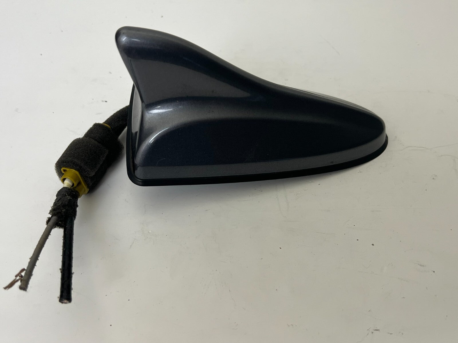 HYUNDAI Azera 2015 Shark FIN Antenna Smoke GRAY 96210-3v600ydg 11 12 13 14