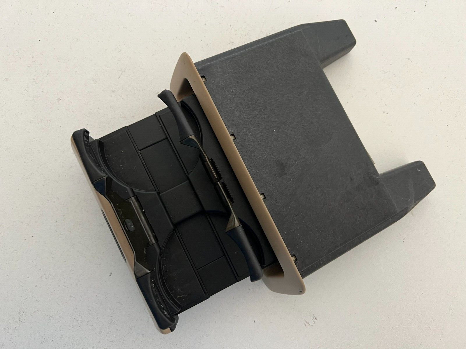 BMW Rear Seat Cup Holder Beige Tan E38 740i 740il 750il 8212128