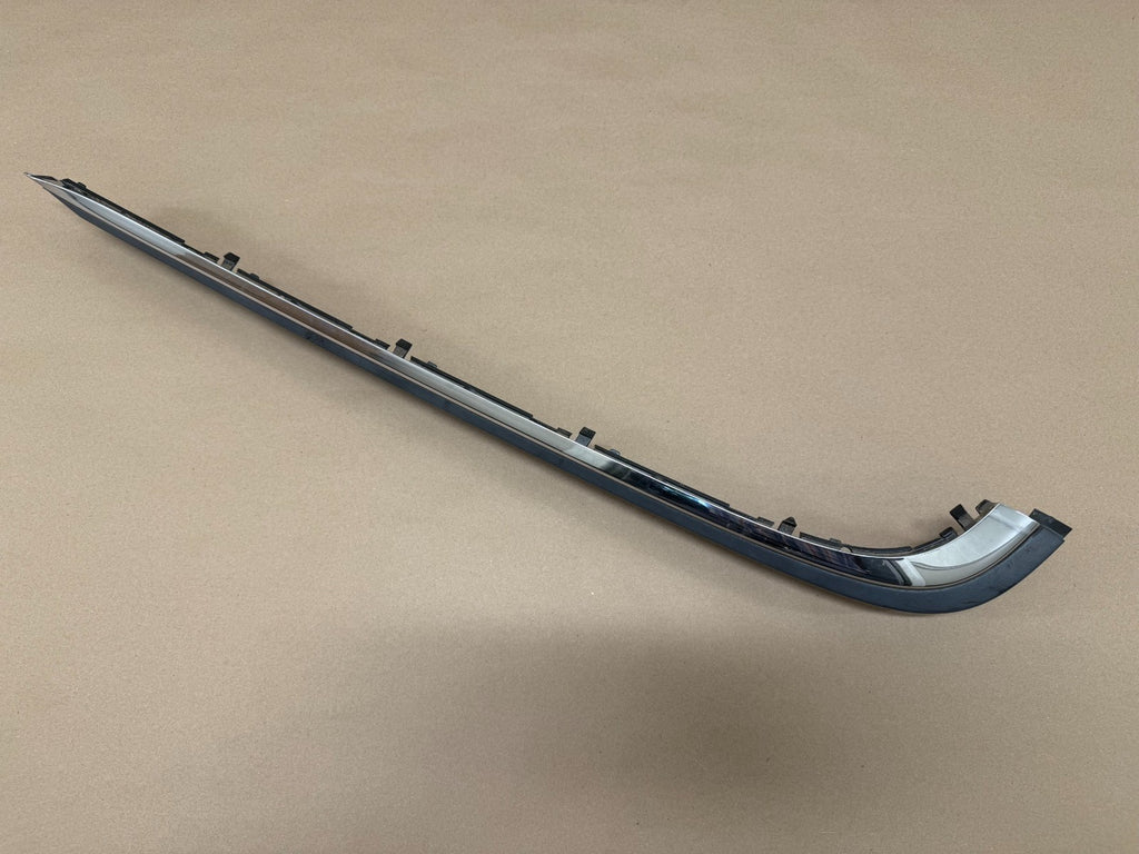 BMW E38 740il 740i 750il Rear Bumper Left Side Trim Molding Panel 8125411