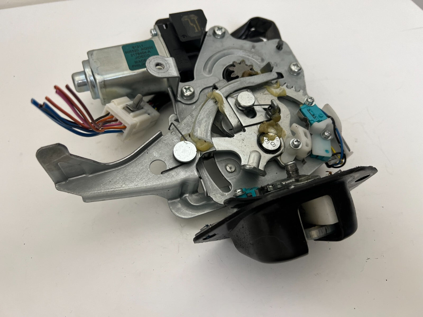 INFINITY Fx35 Fx45 2003 - 2008 Trunk Rear Door Liftgate Lock Latch Actuator