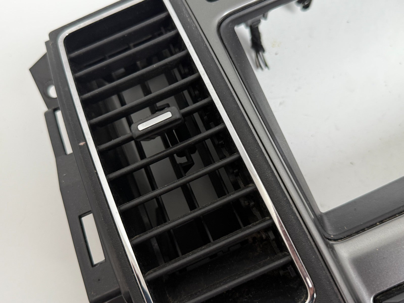 FORD Taurus 2010 - 2012 Radio CD Climate Control DASH VENT Panel Bg1t-18a802-bc