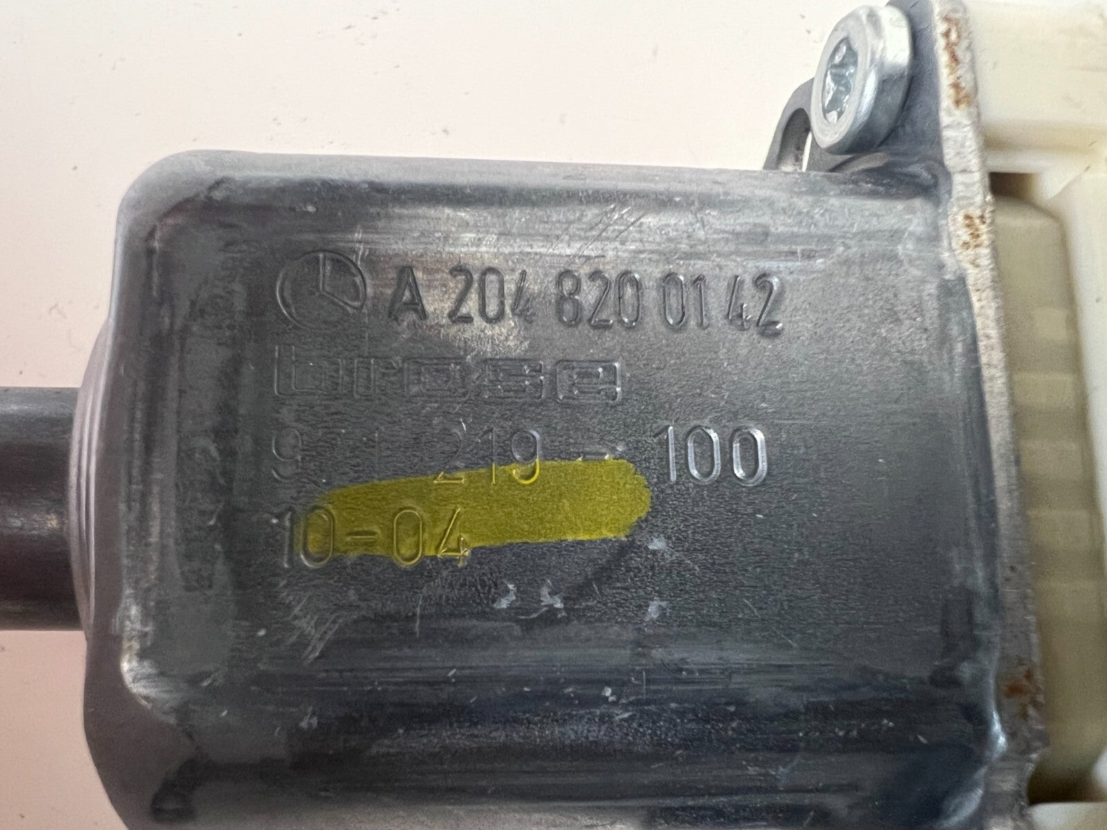 MERCEDES Benz C E Class W204 W212 Front Left Window Regulator Motor A2048200142