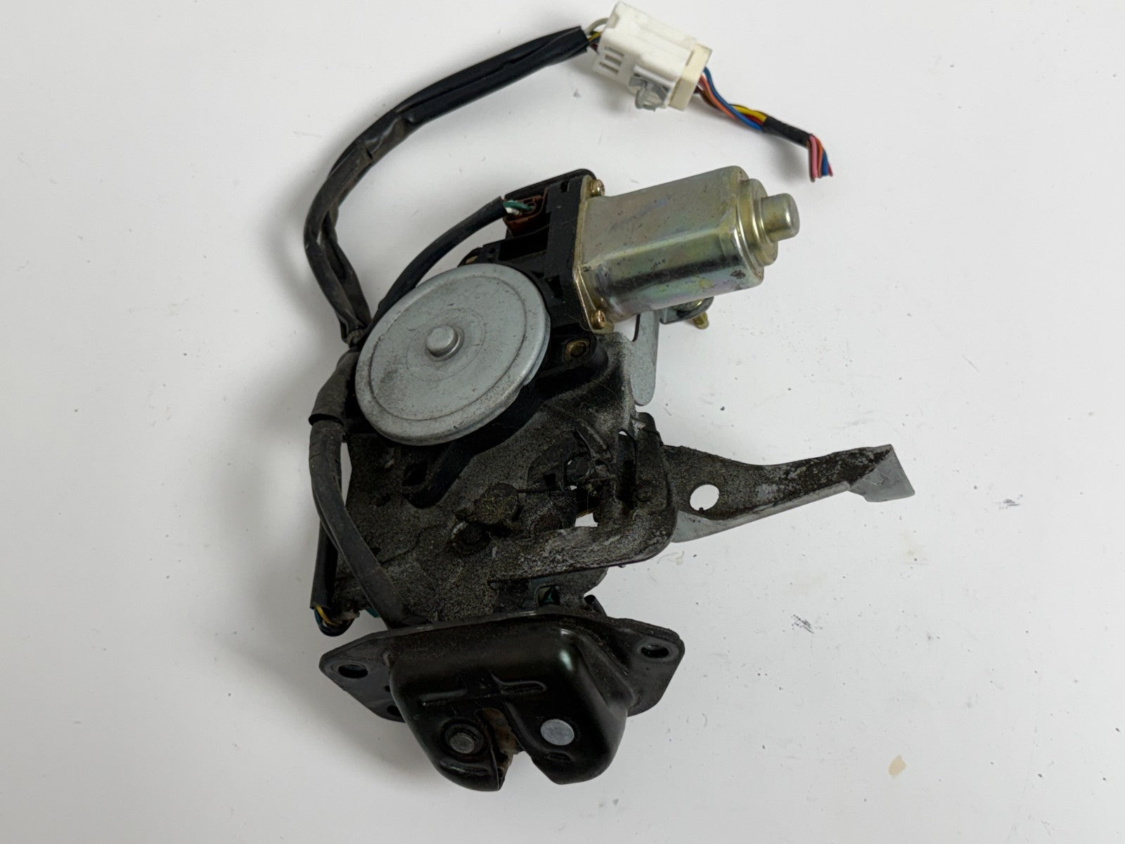 INFINITI Qx56 2004 - 2010 Trunk Rear Door Liftgate Lock Latch Actuator Armada
