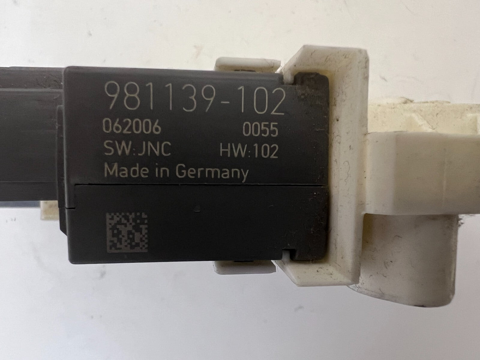 MITSUBISHI Eclipse 06-12 Left Side Driver Door Window Regulator Motor 981139-102