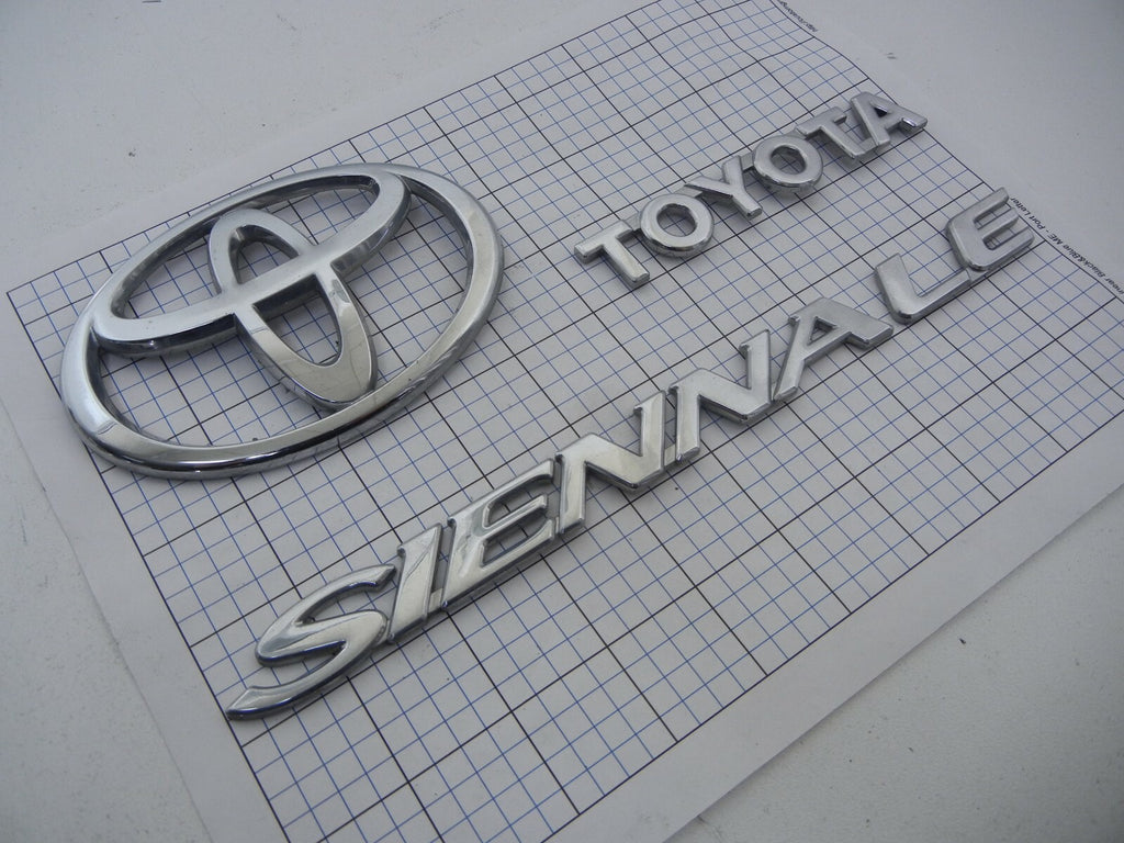 TOYOTA Sienna LE 2005 Rear Liftgate Emblem Set