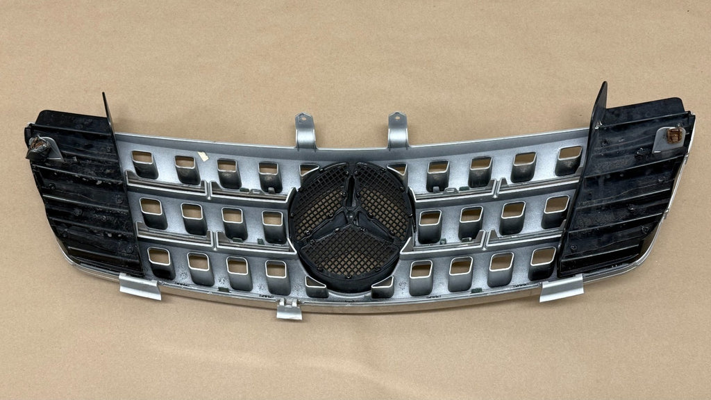 MERCEDES 2009 - 2011 W164 Ml350 Ml550 Radiator Hood Grille Grill Assembly