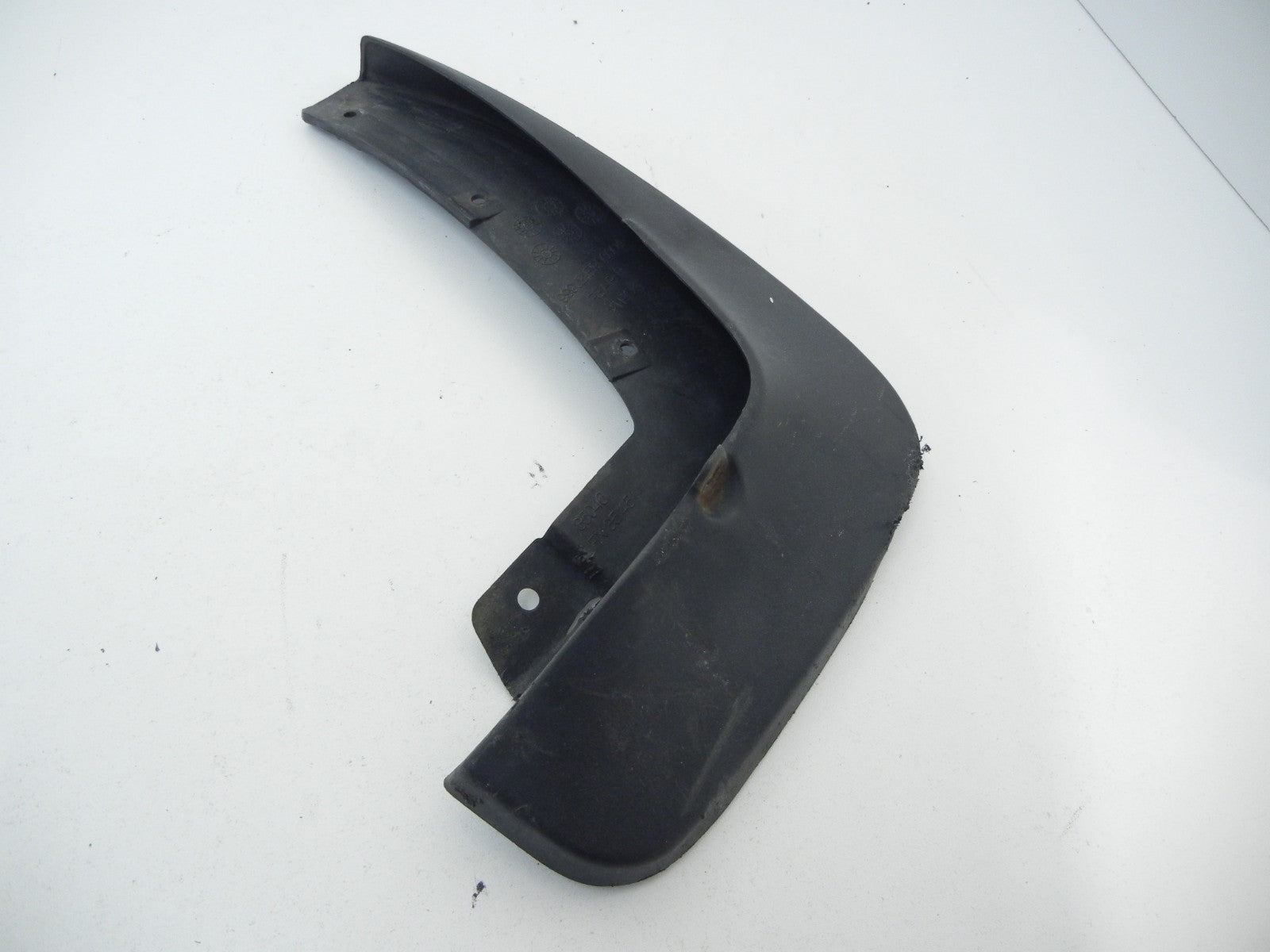 INFINITI Fx35 Fx45 Rear Right Bumper Molded Splash Guard Mud Flap