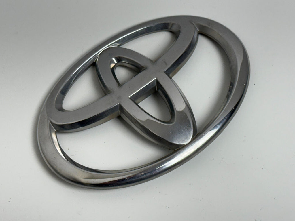 TOYOTA Sienna 2011 - 2020 Front Hood Chrome Emblem