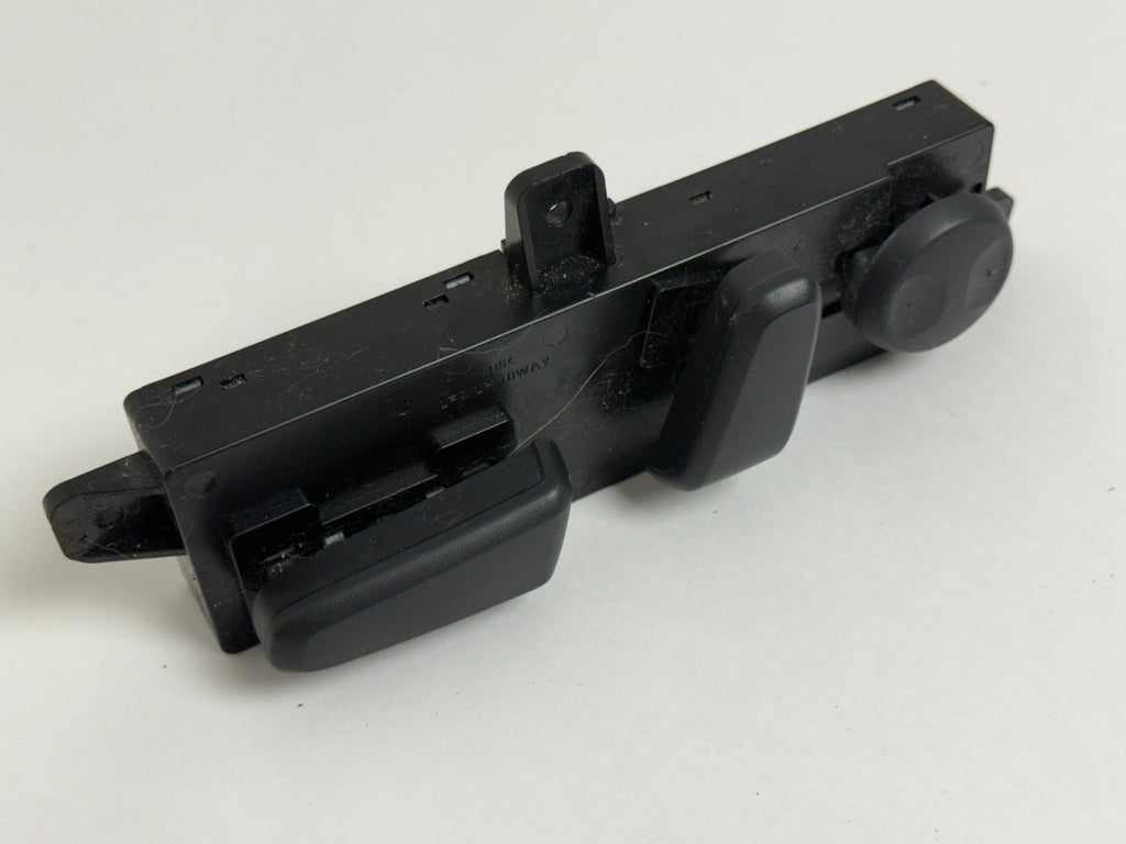HYUNDAI Tucson Front LEFT Driver SIDE Power SEAT Switch Button 2016 - 2021