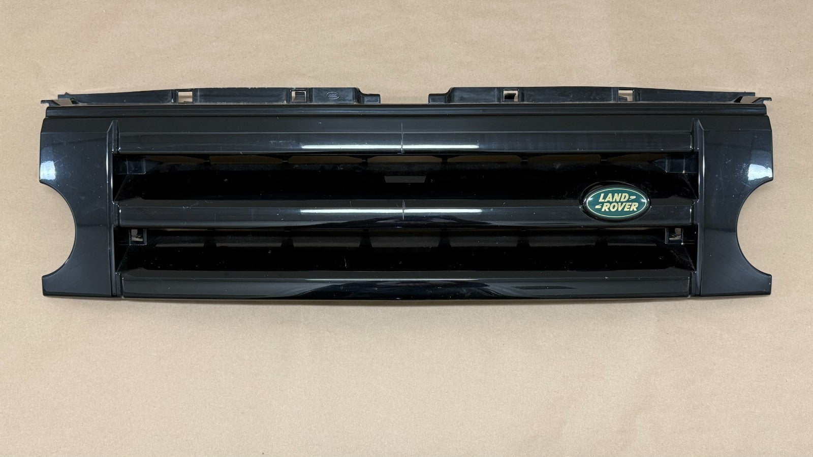 LAND Rover Lr3 2006 - 2009 Grille Emblem Black