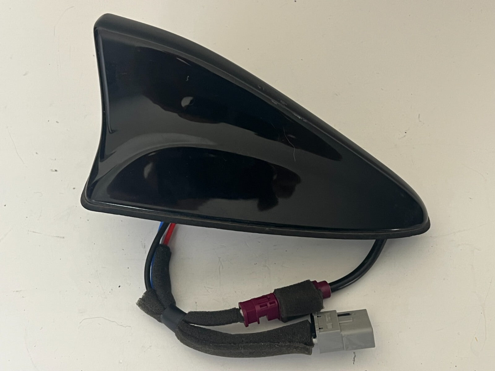 HYUNDAI Santa FE XL 2017 Shark FIN Antenna 96210-4z100rb5 Becketts Black Pearl