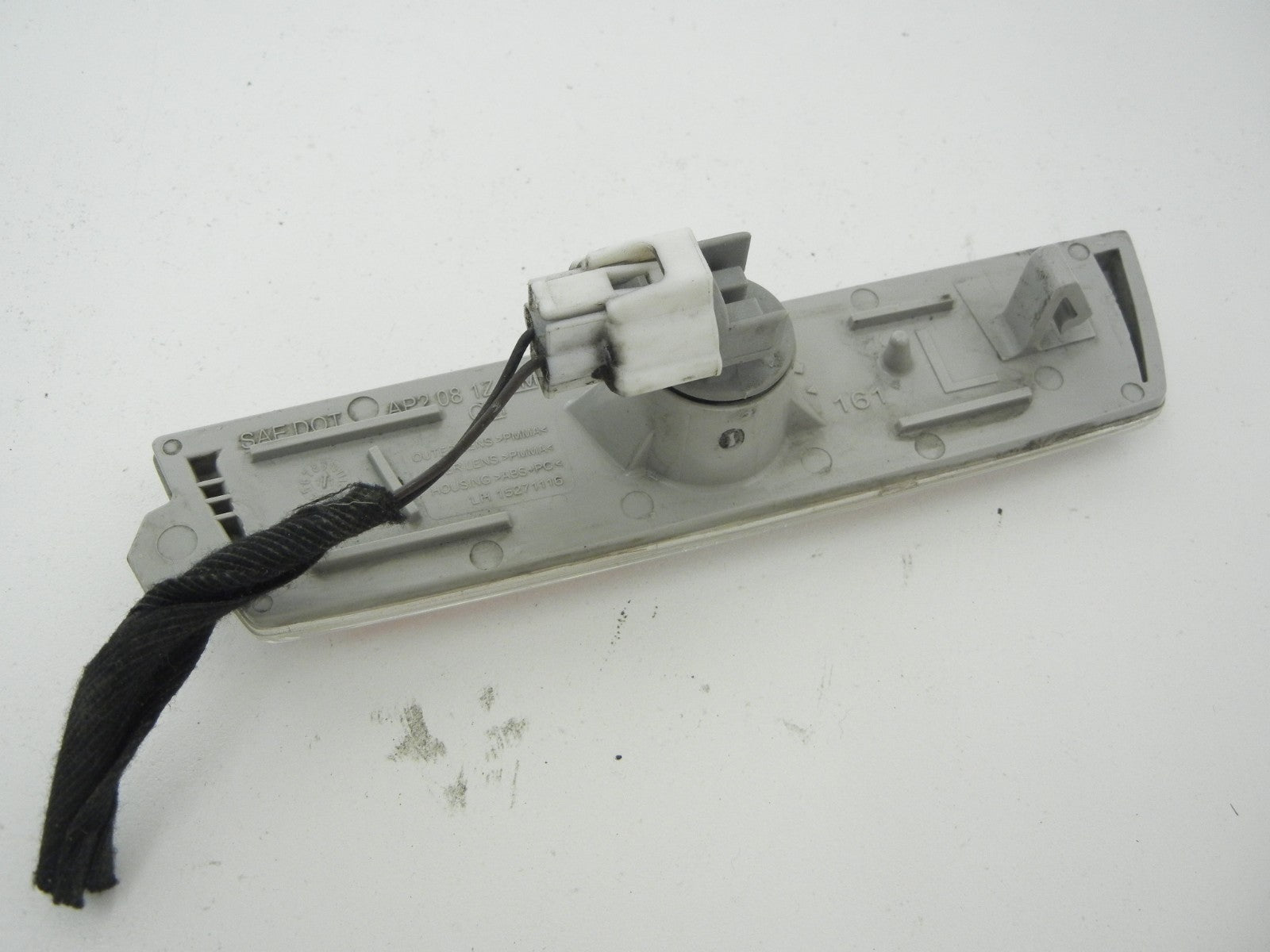 CHEVROLET Malibu Left Driver Side Rear Bumper Side Marker Light 2009 - 2012