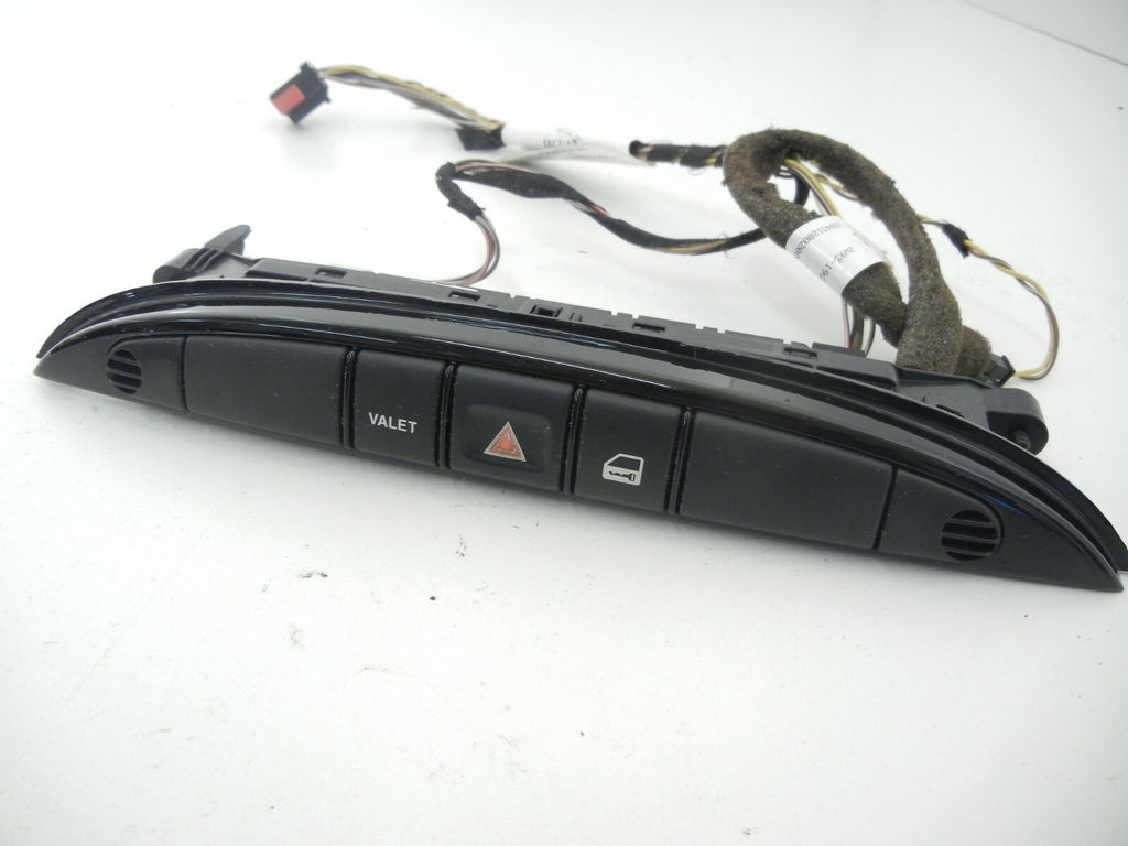 JAGUAR Xj8 Front Interior DASH Hazard Control Switch Assembly 2w93-11b650-ae 04