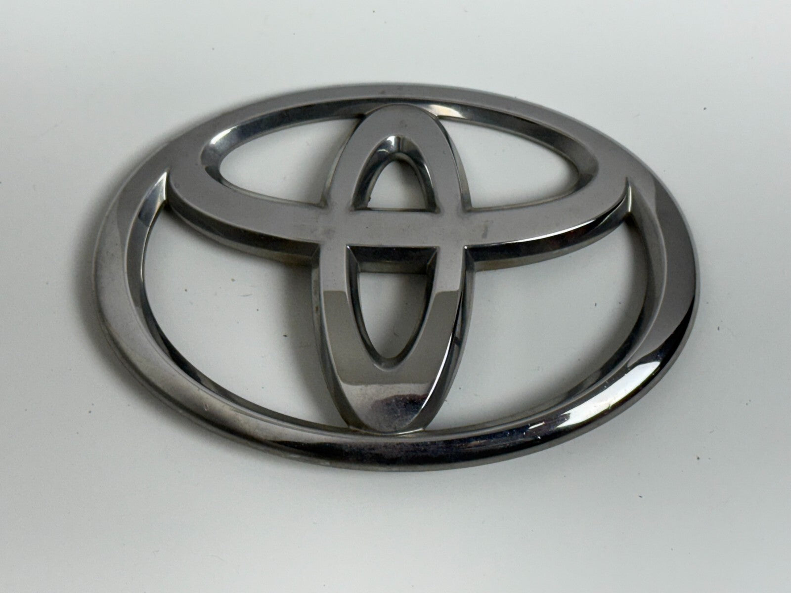 TOYOTA Sienna 2011 - 2020 Front Hood Chrome Emblem