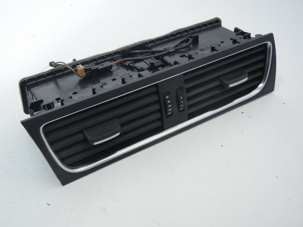 AUDI A4 2009 Center DASH Ventlouvers 8t1820951c S4 A5 S5 Black