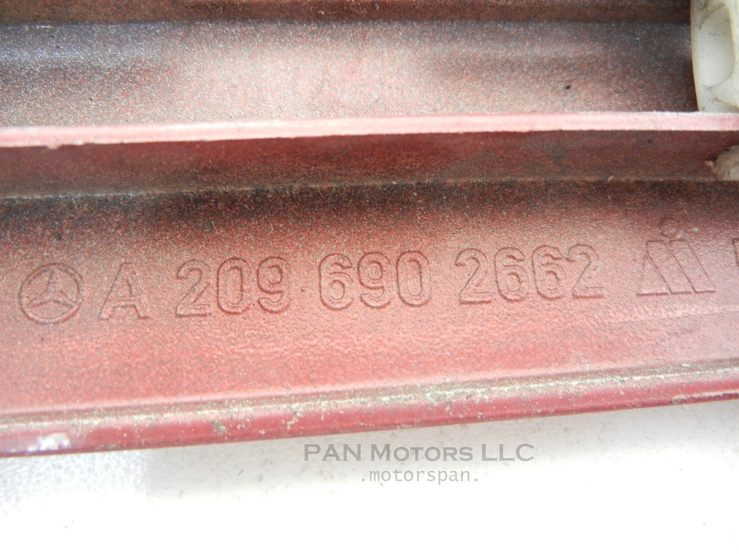 MB W209 Clk500 Clk350 Clk550 REAR Right Quarter Panel Molding TRIM RED 03-09