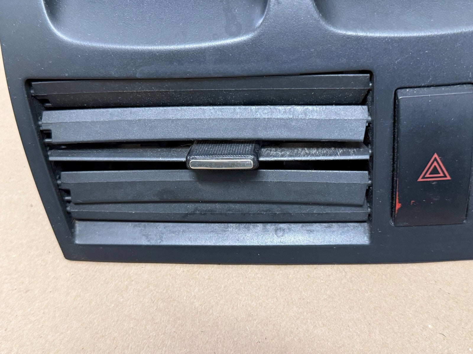 2004-2008 Toyota Solara Center Dash A/c Heater Vent Trim Bezel 55405-aa070