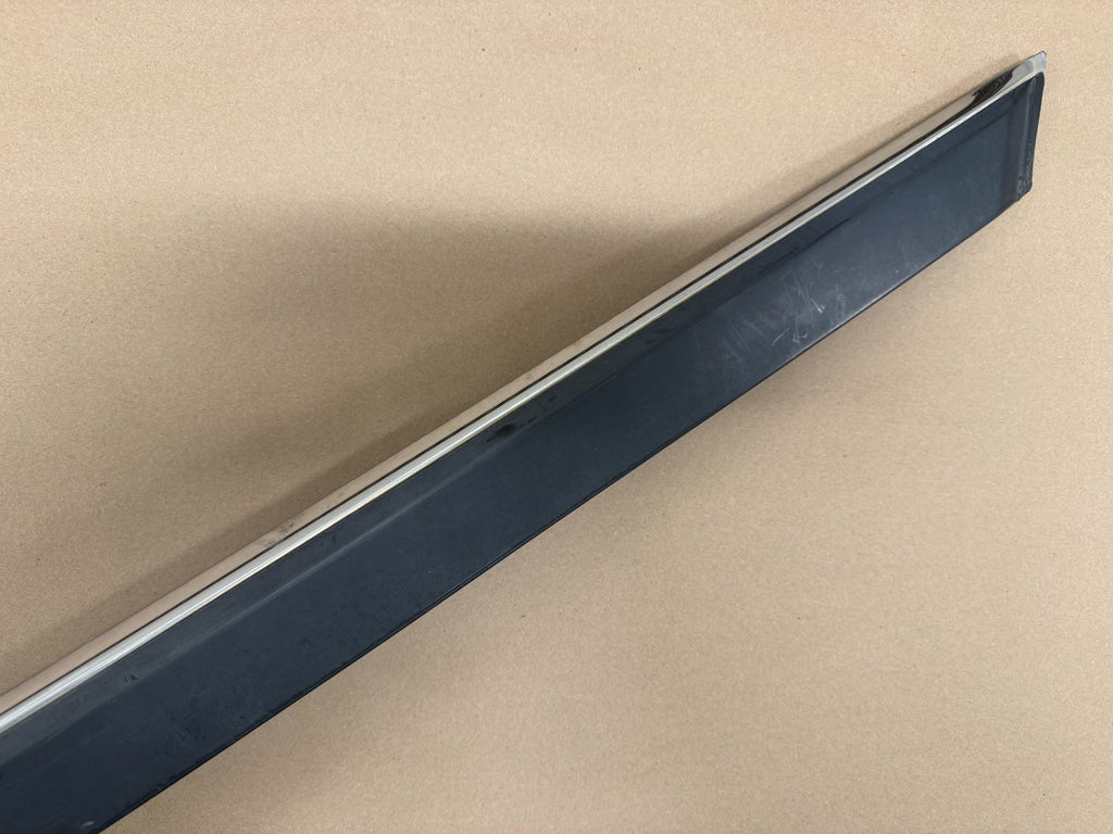 BMW E38 740il 740i Rear Right Bumper Impact Strip Rocker Molding 8125412