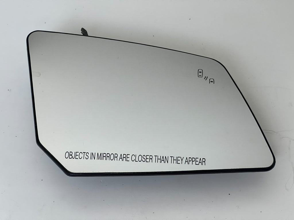 GMC Acadia Traverse Right Side Heated Mirror Glass W Integrated Blind Spot Lamp