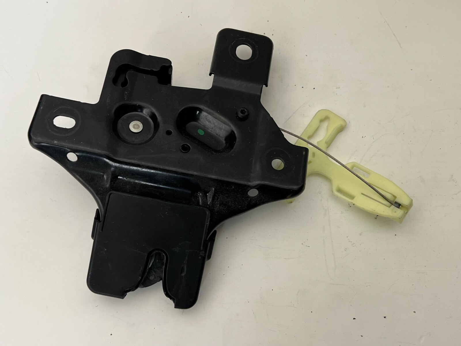 FORD Taurus 09-16 Sable 08-09 08-19 Lincoln MKS Rear Trunk Latch Lock Actuator