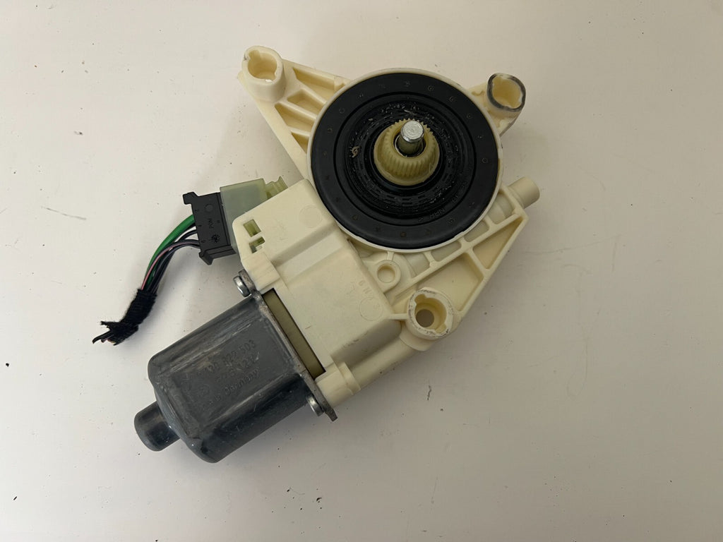 MERCEDES Benz C E Class W204 W212 Front Left Window Regulator Motor A2048200142