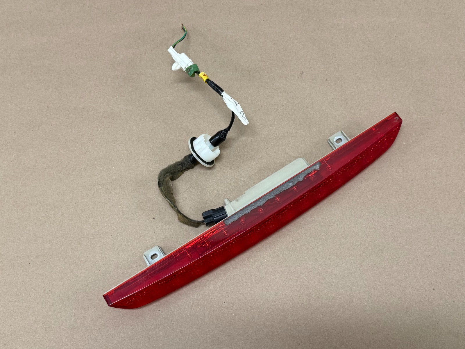 MAZDA Cx9 2007 - 2015 High Mount Spoiler Third Brake Light Cx-9 Td1151580