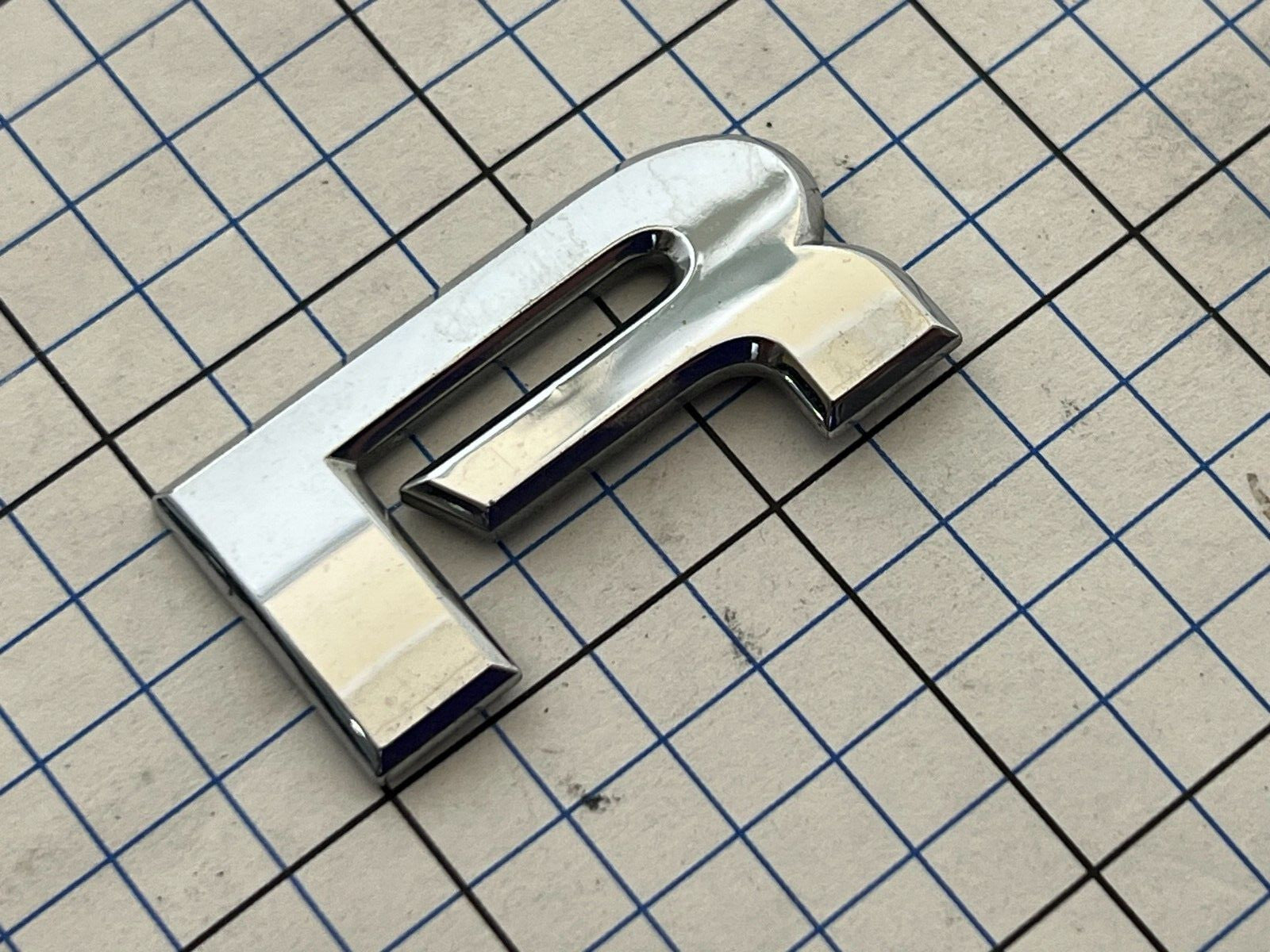 ACURA 3.2tl 3.2 TL 2003 Emblem Logo Letter R Badge Trunk Rear Chrome