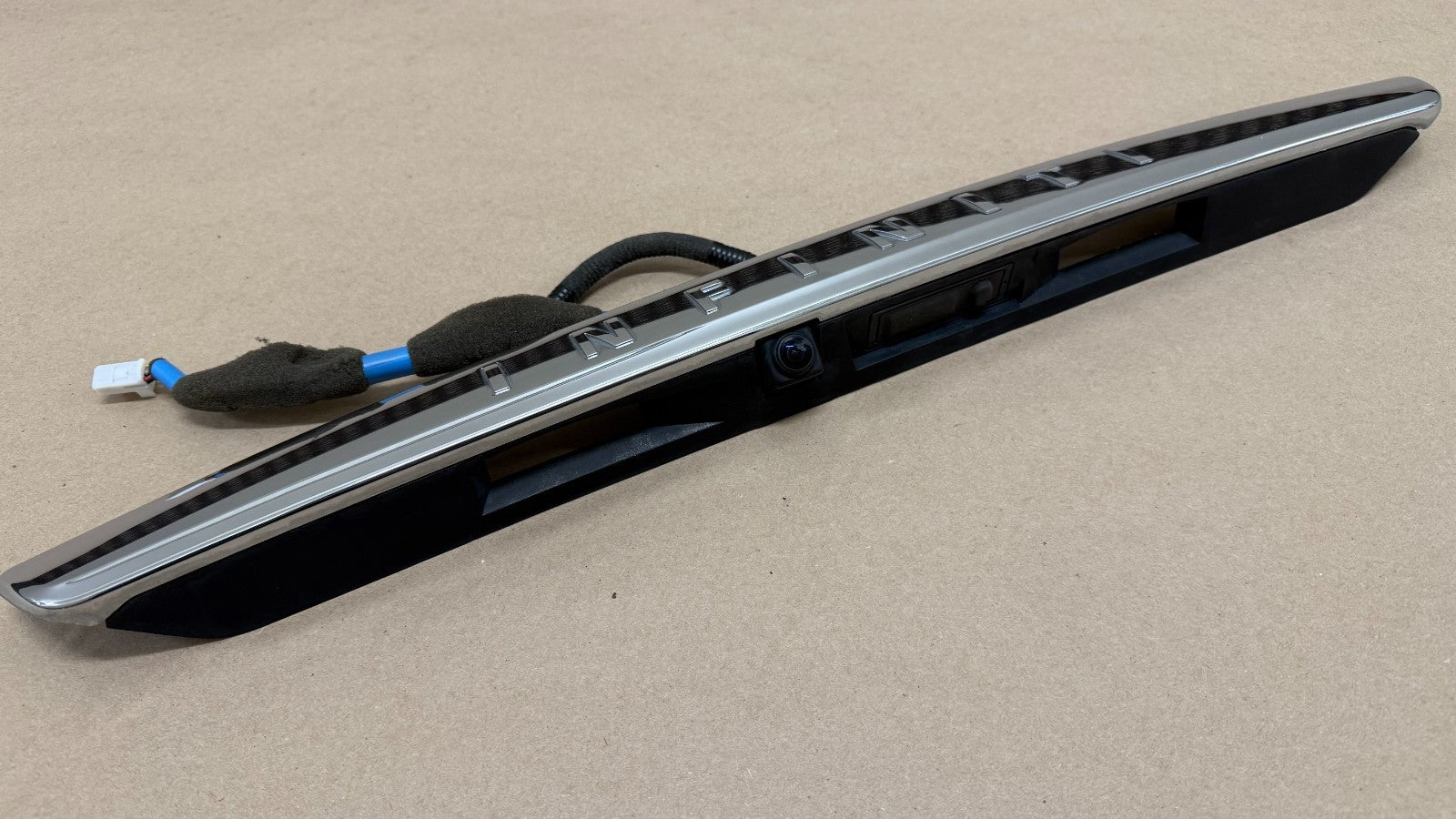 INFINITI Jx35 Qx60 Trunk Chrome Spacer Molding With Camera