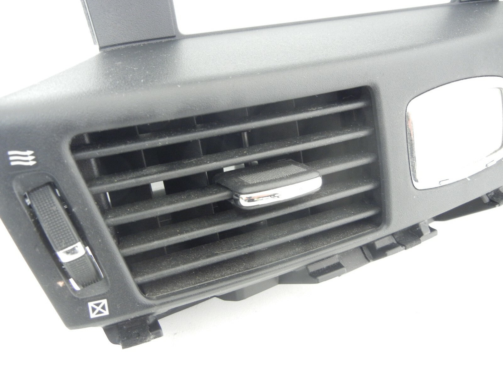 INFINITI M37 Dasn Vent Navigation Display Screen Bezel Clock 2011 2012 2013