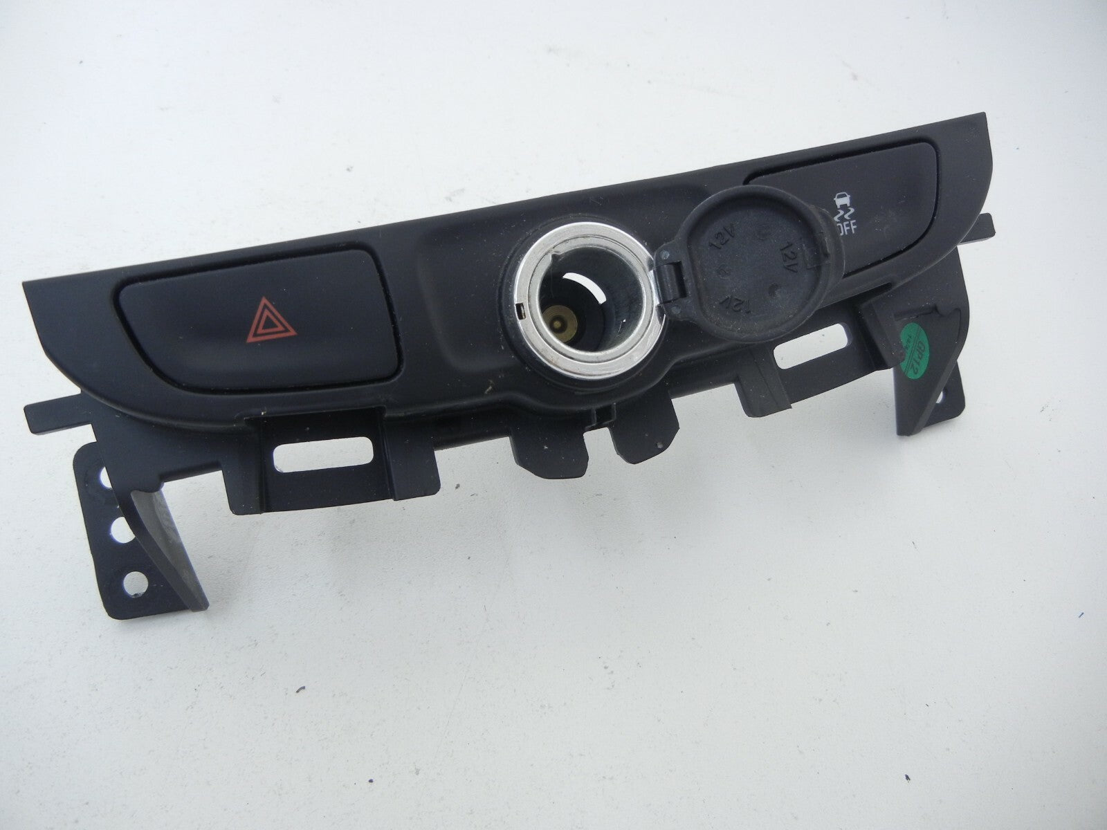 CHEVROLET Chevy Malibu Hazard Switch 12v Socket Dash Console Bezel 2014