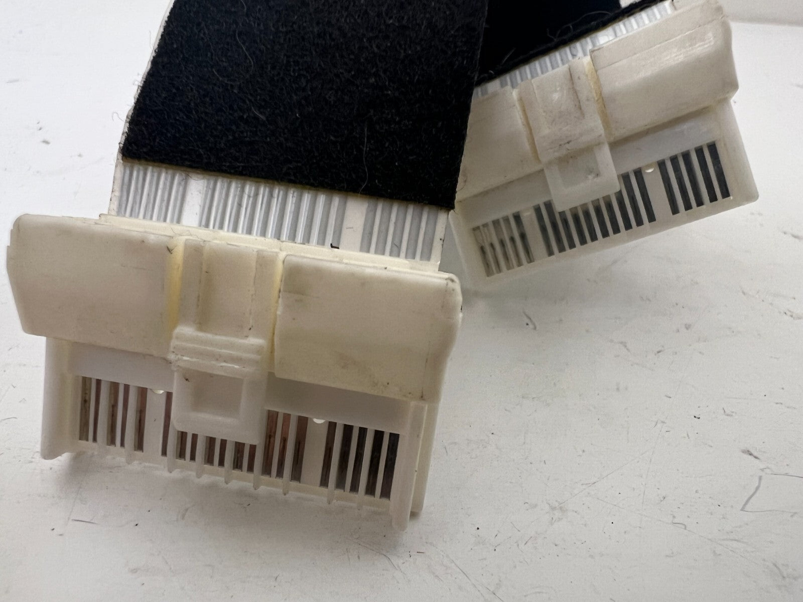 INFINITI M35 M45 Radio Information Screen Ribbon Cable 2006 - 2010