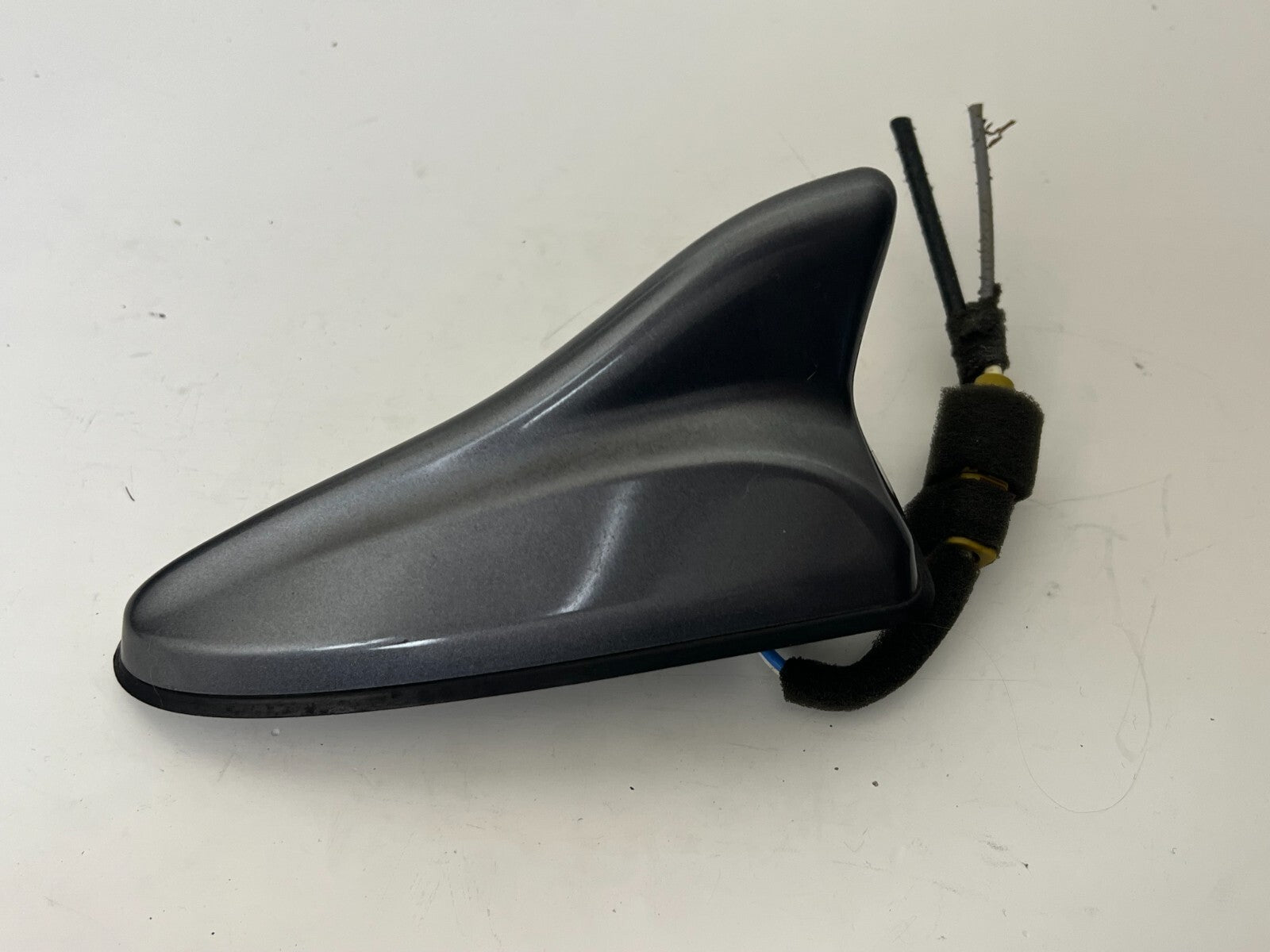 HYUNDAI Azera 2015 Shark FIN Antenna Smoke GRAY 96210-3v600ydg 11 12 13 14