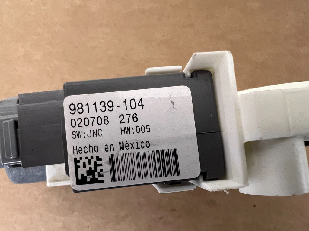 MITSUBISHI Eclipse 06-12 Left Side Driver Door Window Regulator Motor 981139-104