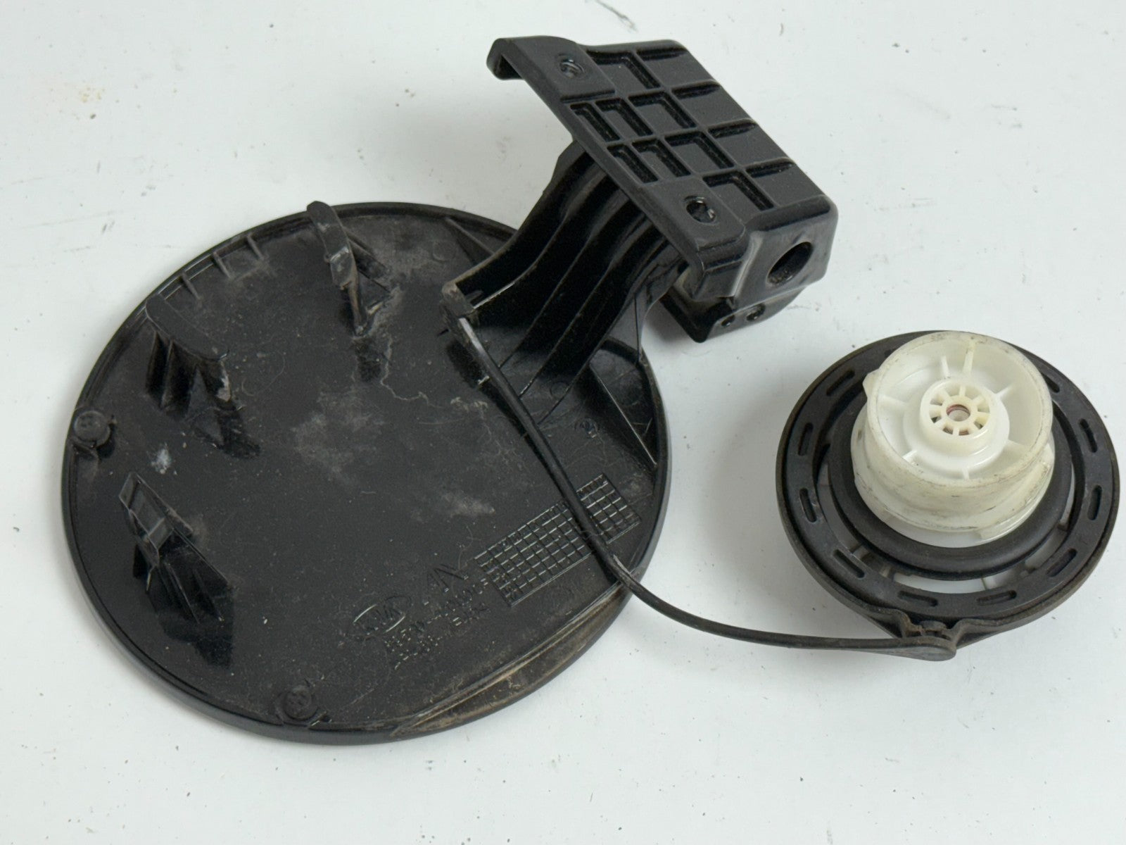 KIA Optima GAS FUEL TANK Filler DOOR Cover CAP 69510-4c000qf Black 2015