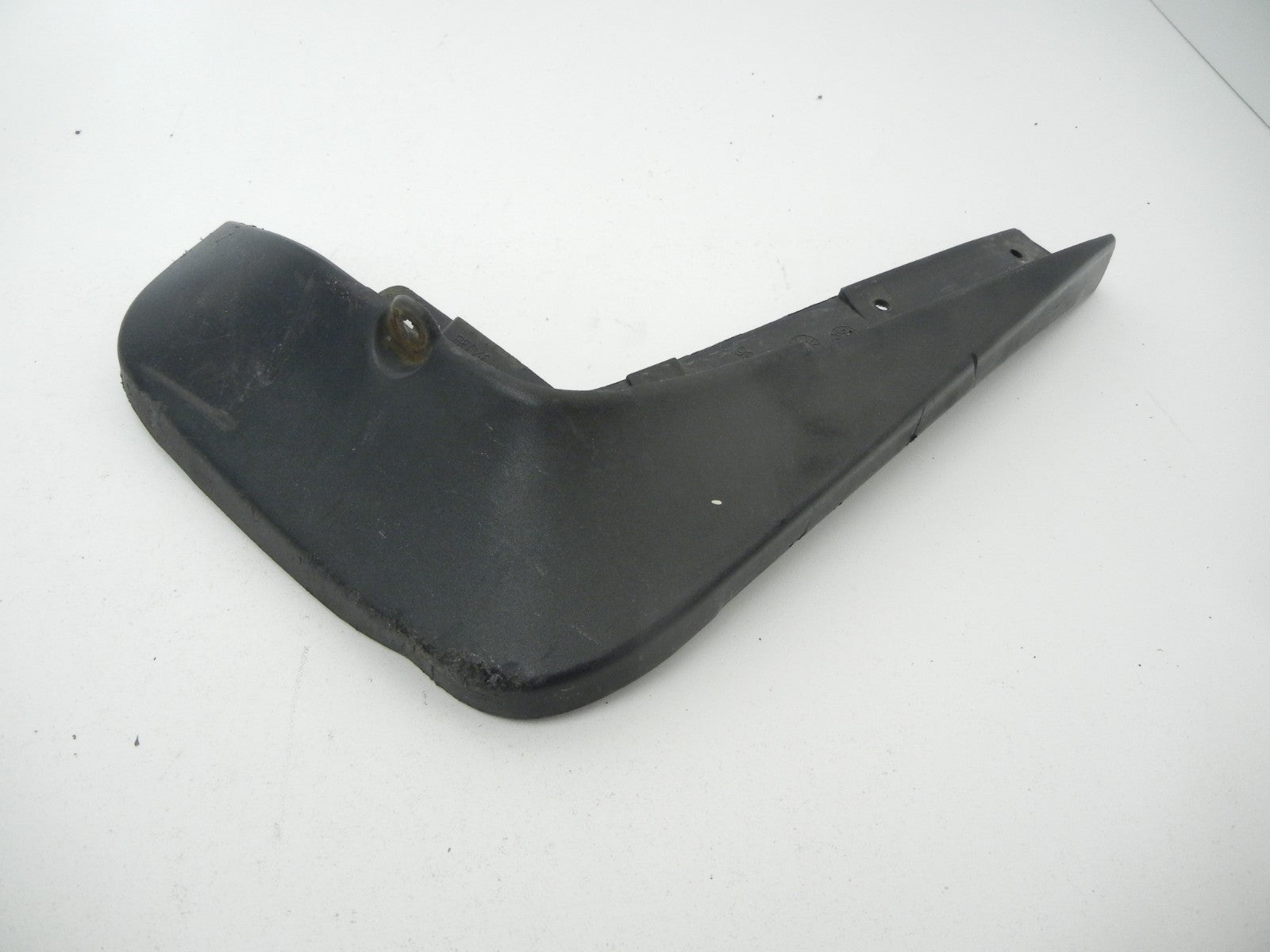INFINITI Fx35 Fx45 Rear Right Bumper Molded Splash Guard Mud Flap