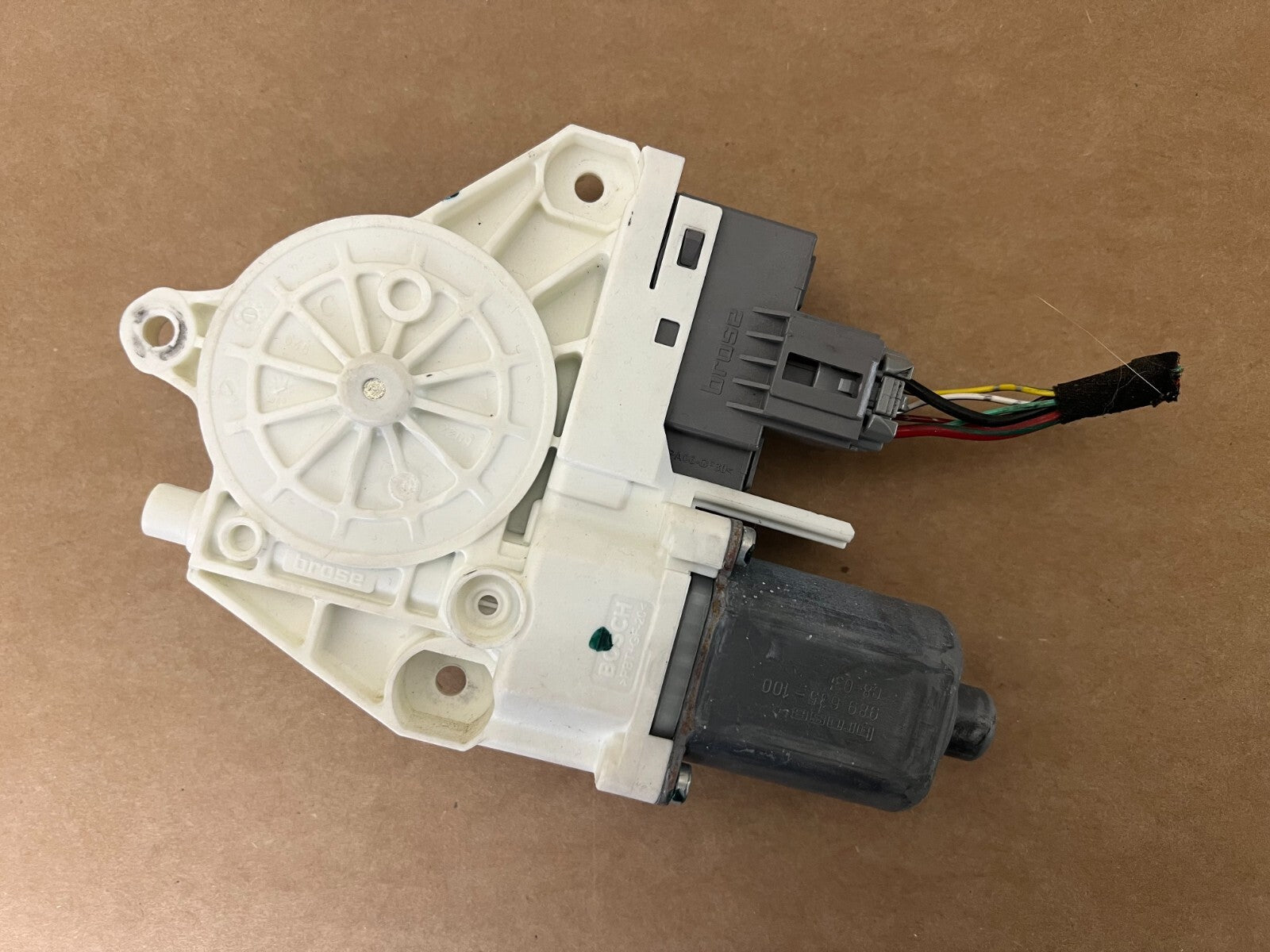 MITSUBISHI Eclipse 06-12 Left Side Driver Door Window Regulator Motor 981139-104