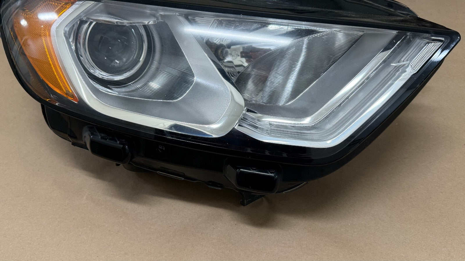 FORD Ecosport 2020 RH Right Passenger Side Headlight Black Halogen With DRL
