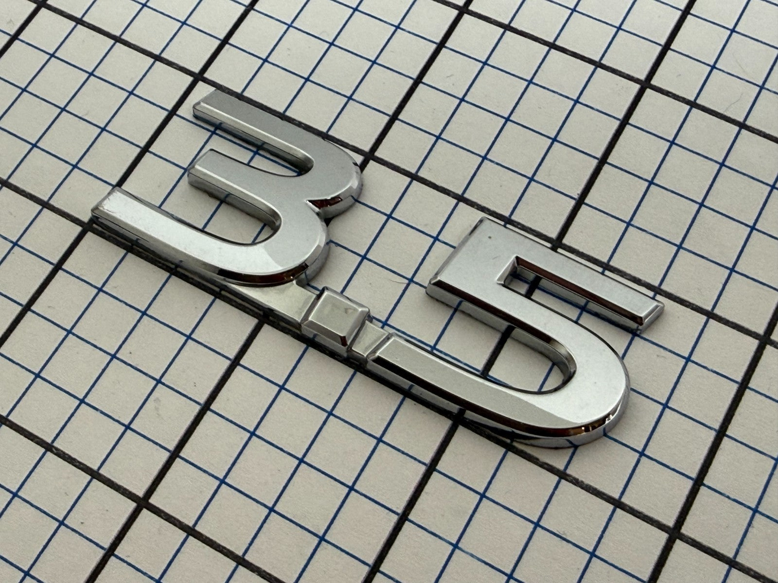 INFINITI Qx50 2015 Fender Emblem Badge 3.5 Letters