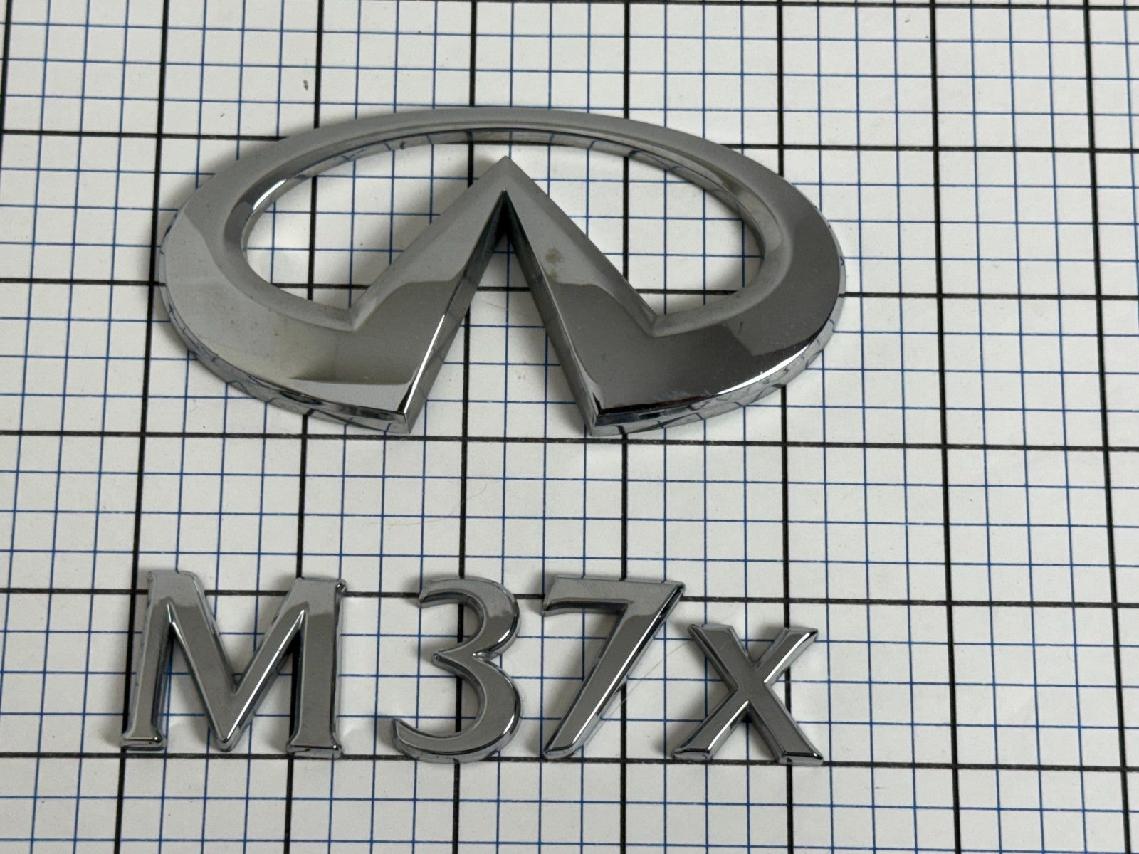 INFINITI M37x Sedan Trunk Emblem Badge Logo M37