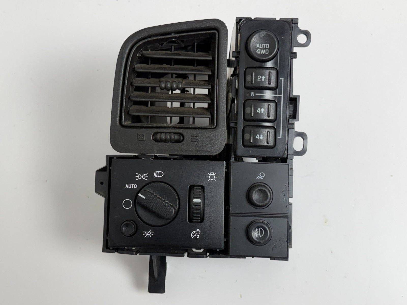 CHEVROLET Avalanche Headlight Foglight Lamp Switch 4X4 Switch Vent Trim Bezel