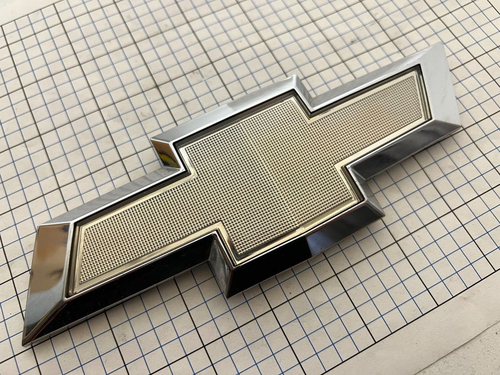 CHEVROLET Traverse Rear Trunk Emblem Bow Tie Badge Logo 2009