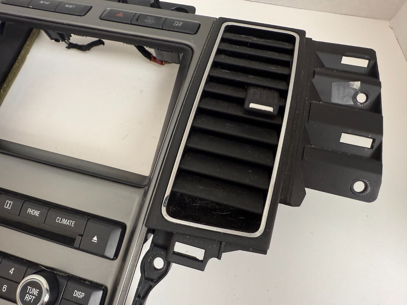 FORD Taurus 2010 - 2013 Radio CD Climate Control DASH VENT Panel Bg1t-18a802-bc