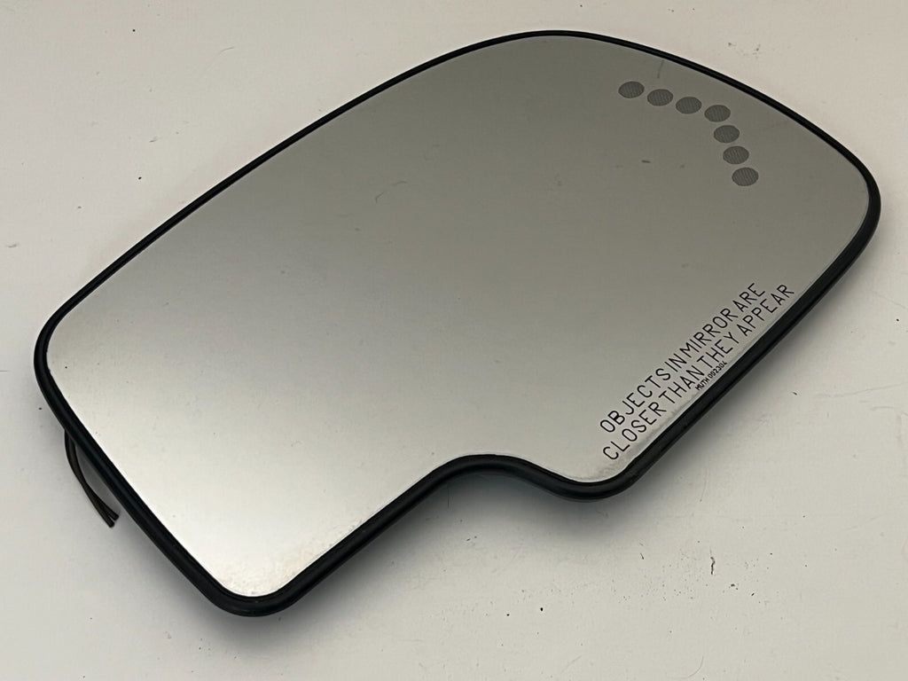 SUBURBAN Yukon Escalade Tahoe Heated Mirror Glass Right SIDE Turn LED