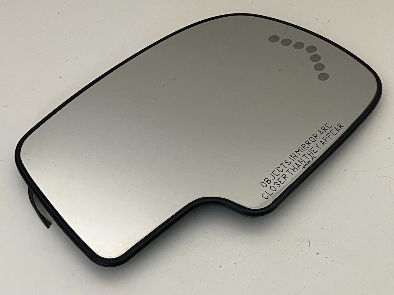 SUBURBAN Yukon Escalade Tahoe Heated Mirror Glass Right SIDE Turn LED
