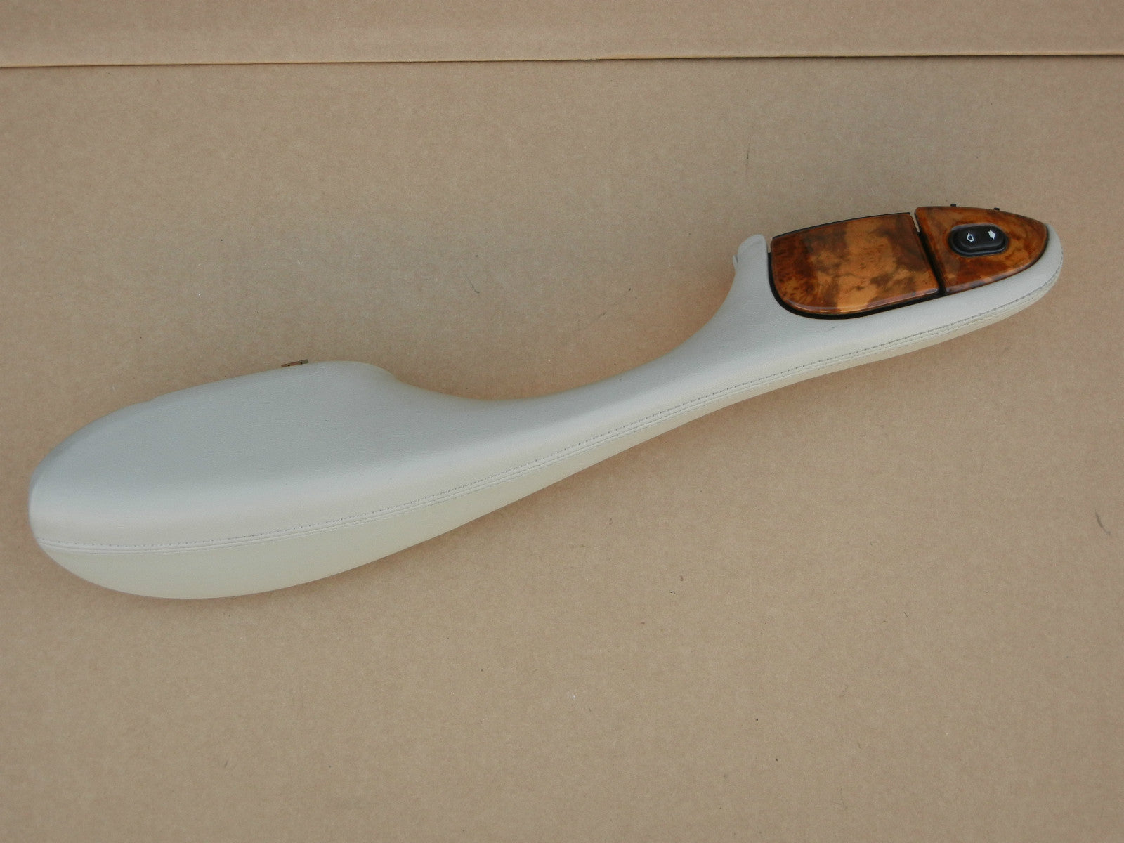 JAGUAR Xj8 REAR Armrest 98-03 Driver DOOR GNC 1272 ASH TRAY