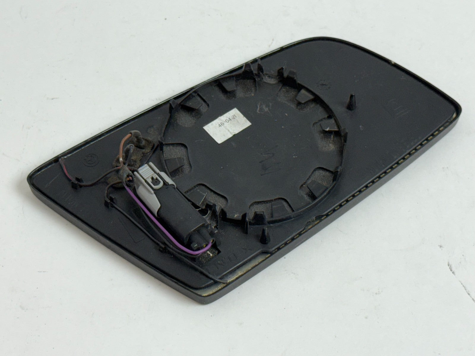 BMW E60 E61 E63 E64 5 Series LEFT SIDE Glass Defected Dimmed 2004